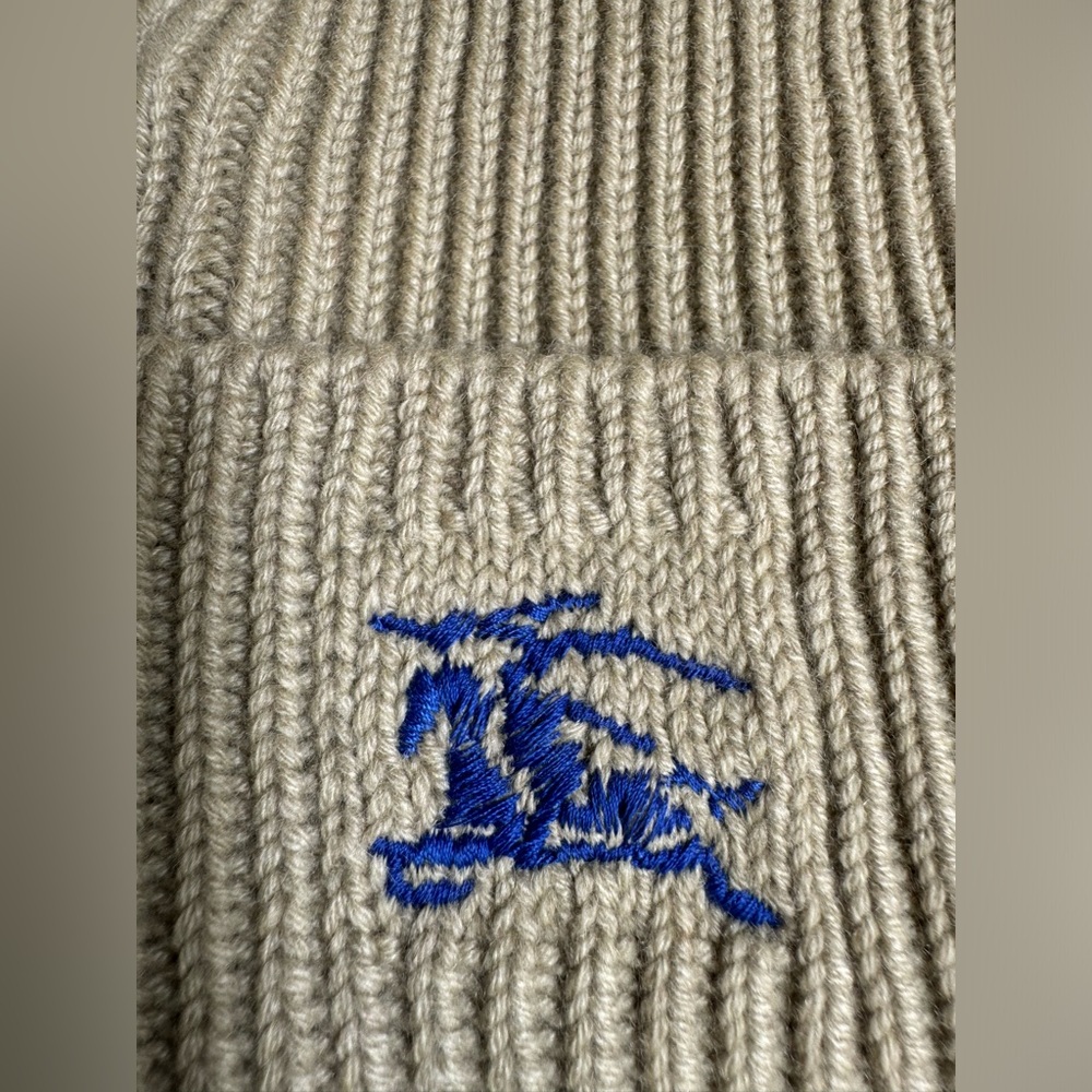 NEW🔥BURBERRY EKD Cashmere Beanie🔥 - Picture 4 of 5